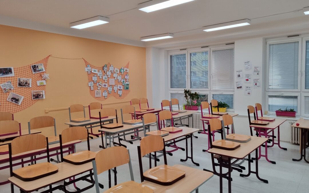 ZŠ Felberova jako první získává prokognitivní osvětlení v Pardubickém kraji